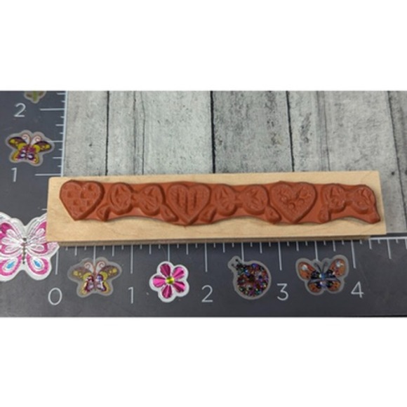 Hero Arts Hearts and Bows Border F1379 Rubber Stamp Wood #K118 - Picture 2 of 4